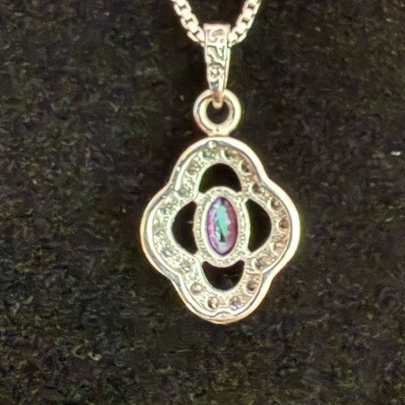 mystic topaz pendant necklace on a 925 chain - Picture 5 of 6